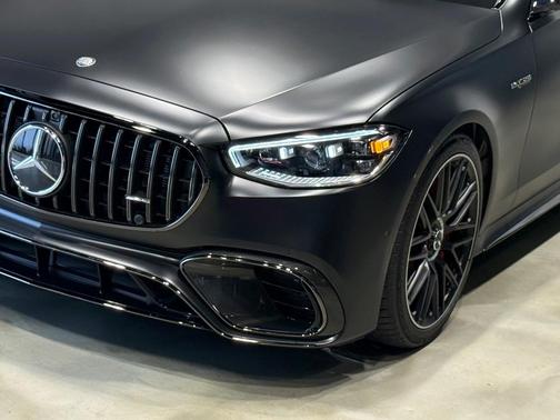 2024 Mercedes-Benz AMG S 63 E Base