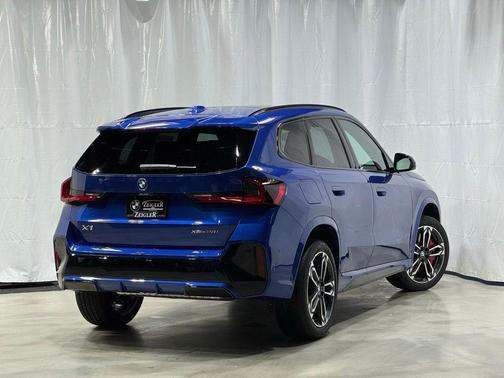 Portimao Blue Metallic 2026 BMW X1 xDrive28i