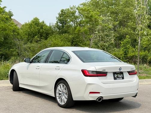 2024 BMW 330 i xDrive