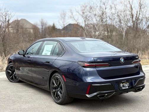 2025 BMW 760 760i xDrive