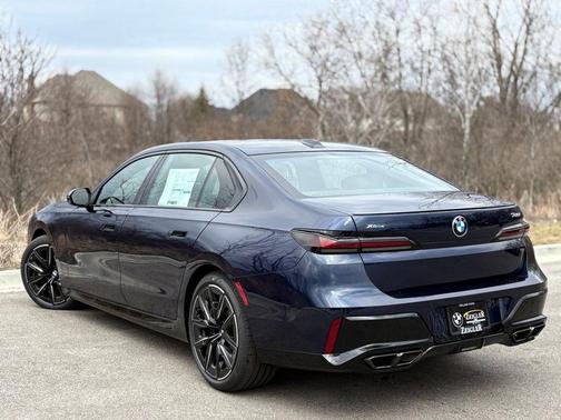 2025 BMW 760 760i xDrive