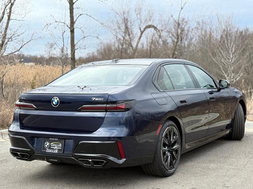 2025 BMW 760 760i xDrive