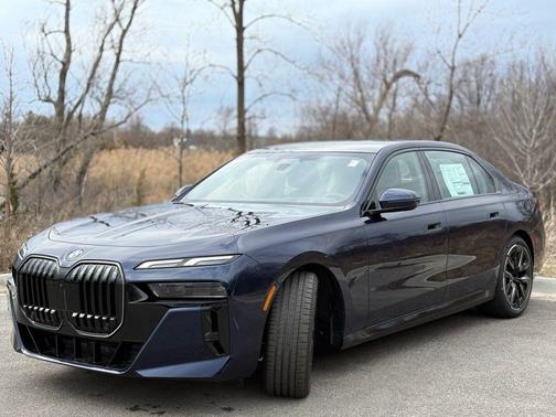 2025 BMW 760 760i xDrive