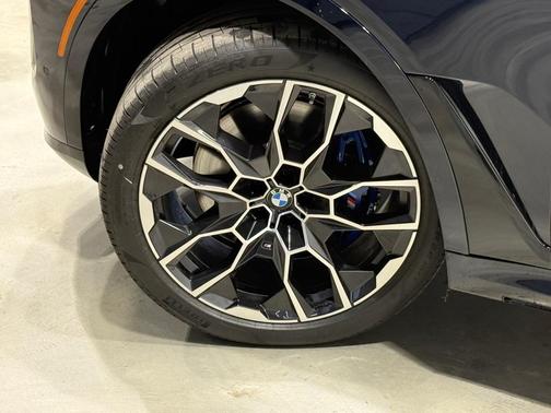 2026 BMW X7 M60i