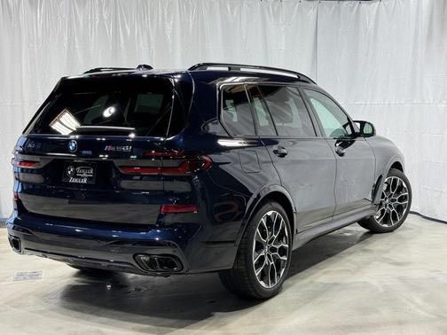 2026 BMW X7 M60i