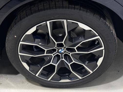 2026 BMW X7 M60i