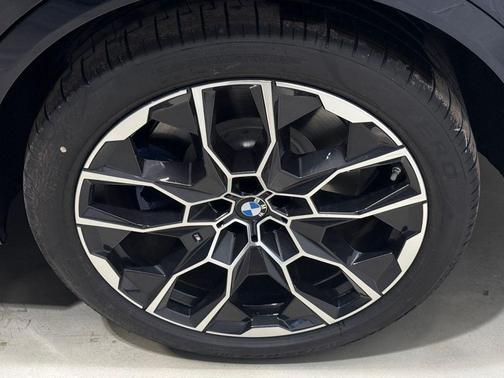 2026 BMW X7 M60i
