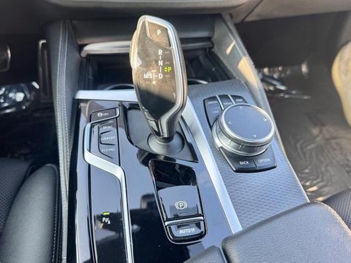 2023 BMW 530 i xDrive