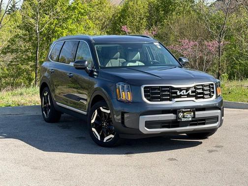 Ebony Black 2023 Kia Telluride S