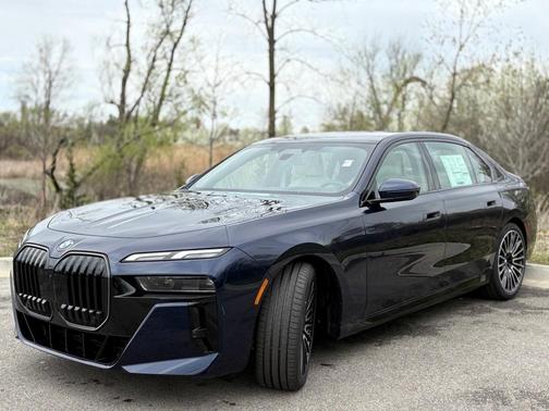 2025 BMW 760 760i xDrive