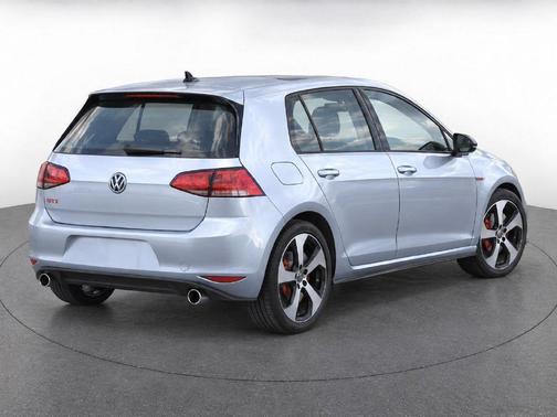 Reflex Silver Metallic 2017 Volkswagen Golf GTI SE 4-Door