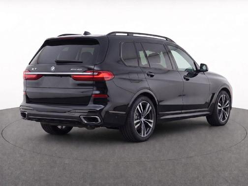 Carbon Black Metallic 2024 BMW X7 xDrive40i