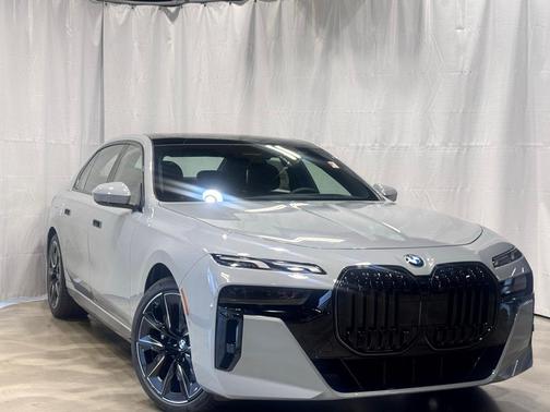 2026 BMW 740 i xDrive