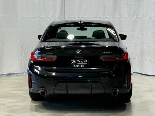 2025 BMW 330 i xDrive
