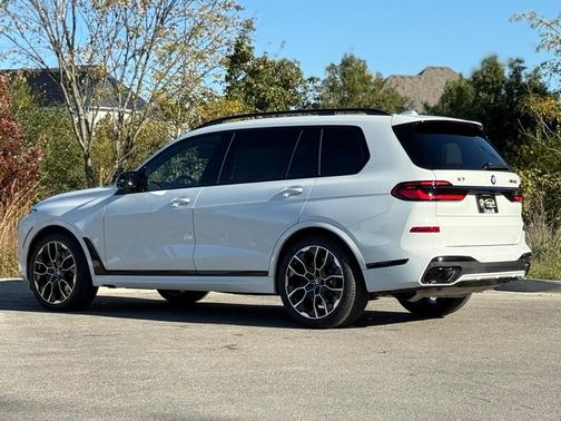 2026 BMW X7 M60i