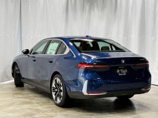 2026 BMW 530 i xDrive