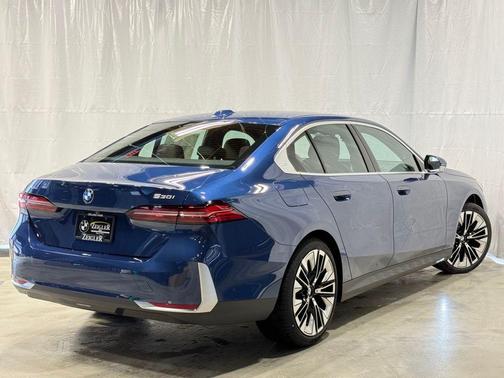 2026 BMW 530 i xDrive