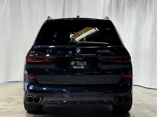 2025 BMW X7 M60i