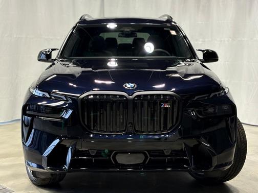 2025 BMW X7 M60i
