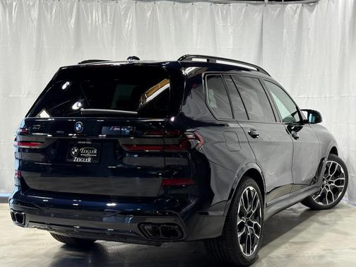 2025 BMW X7 M60i