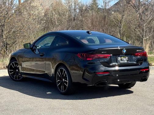 Black Sapphire Metallic 2026 BMW M440 i xDrive