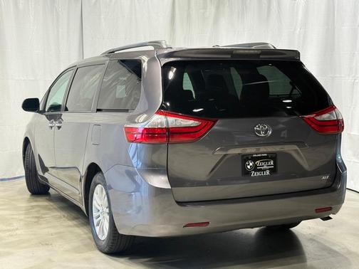 2015 Toyota Sienna XLE