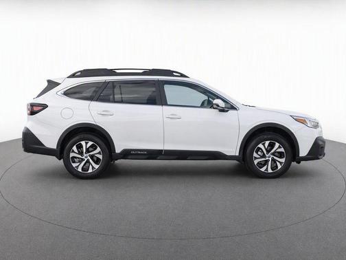 Crystal White Pearl 2021 Subaru Outback Limited