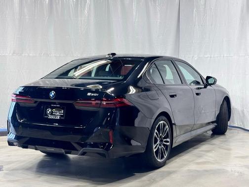 2026 BMW 530 i xDrive