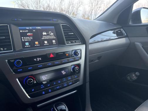 2017 Hyundai SONATA Limited