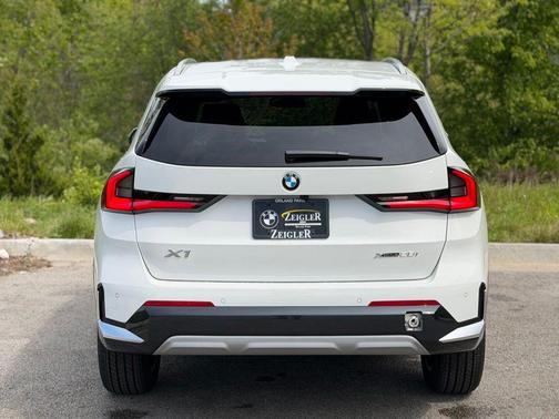 Alpine White 2026 BMW X1 xDrive28i
