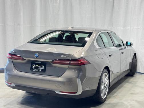 2024 BMW 530 i xDrive