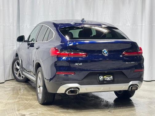 2023 BMW X4 xDrive30i