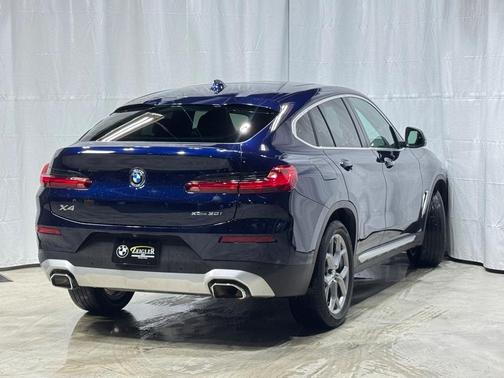 2023 BMW X4 xDrive30i