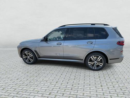 Gray Metallic 2027 BMW X7 xDrive40i