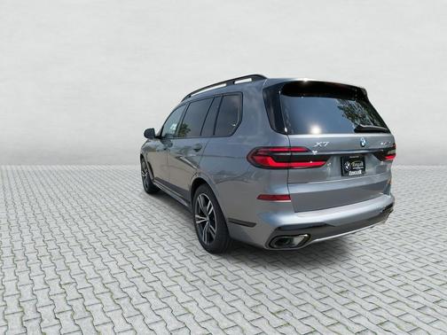 Gray Metallic 2027 BMW X7 xDrive40i