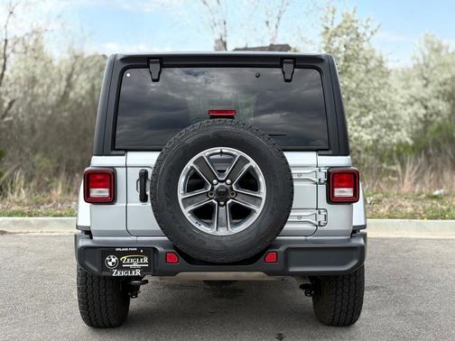 2022 Jeep Wrangler Unlimited Sahara