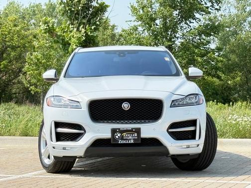 2018 Jaguar F-PACE 30t R-Sport