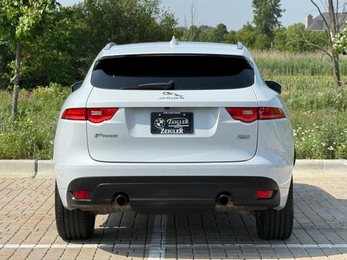 2018 Jaguar F-PACE 30t R-Sport