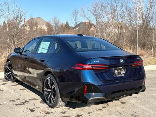 2025 BMW 530 i xDrive