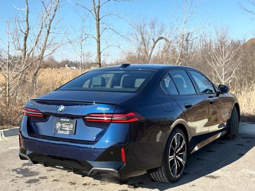 2025 BMW 530 i xDrive
