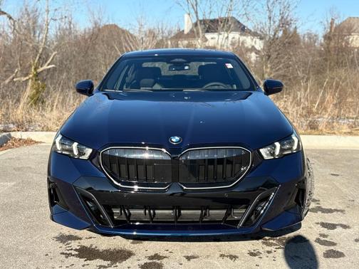 2025 BMW 530 i xDrive