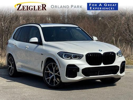 Mineral White Metallic 2023 BMW X5 PHEV xDrive45e