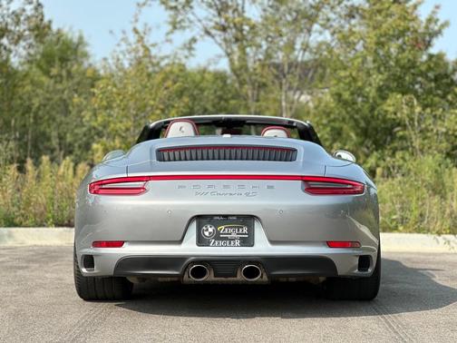 2017 Porsche 911 Carrera 4S