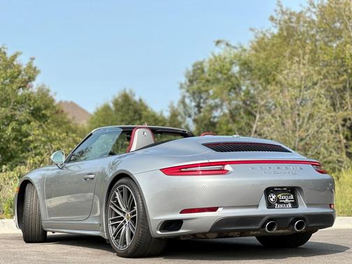 2017 Porsche 911 Carrera 4S