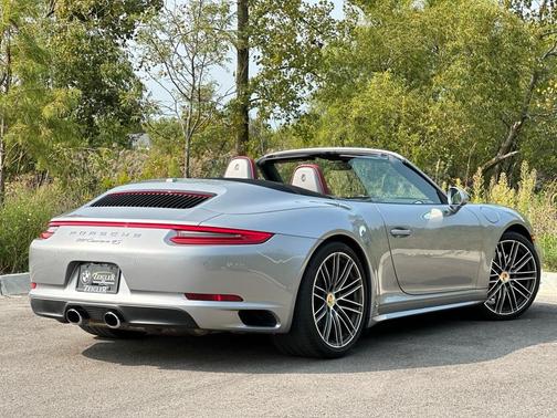2017 Porsche 911 Carrera 4S