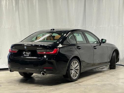 2023 BMW 330 i xDrive