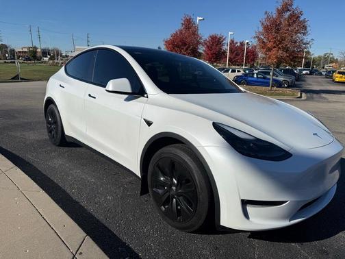 2023 Tesla Model Y Long Range
