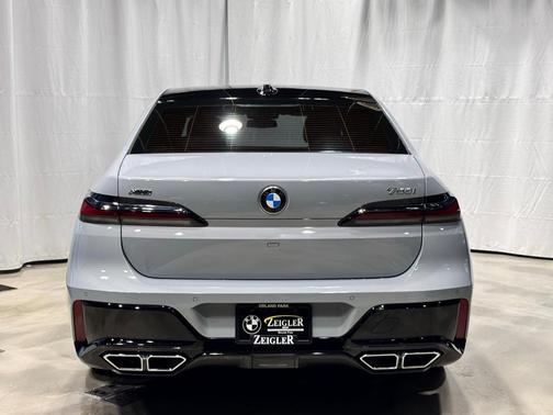 2023 BMW 760 760i xDrive