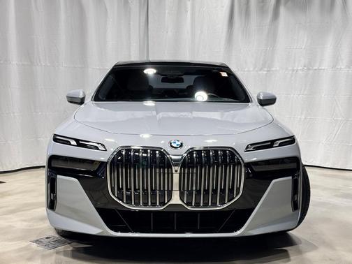 2023 BMW 760 760i xDrive