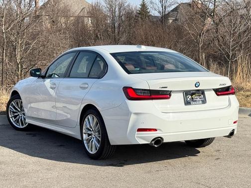 2023 BMW 330 i xDrive